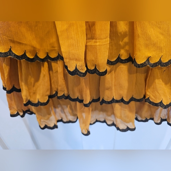 H&M Mustard Yellow Tiered Ruffle Mini Dress Size 4 Scalloped Hem Boho Sleeveless - Picture 3 of 8